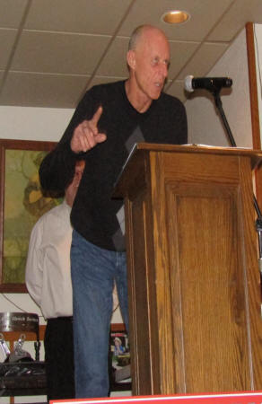 Gary speaking at the banquet.jpg